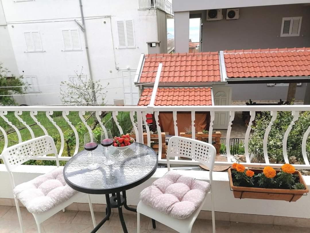 Hotel Apartman Komadina Makarska Esterno foto